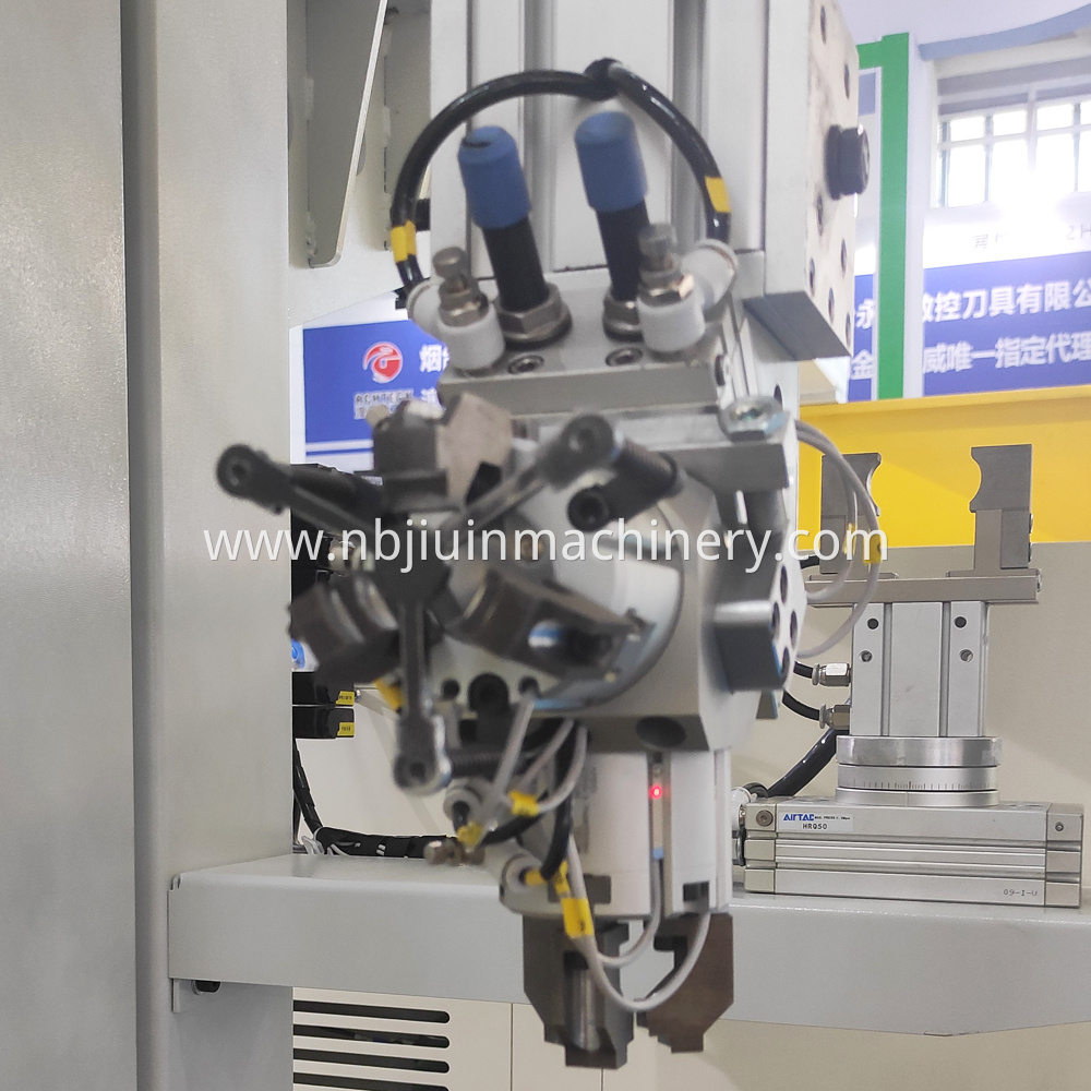 Gantry Robot’s Pneumatic Gripper and Claw 